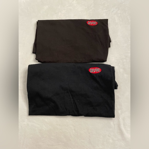 AC⚡️DC EMBROIDERED LOGO OFFICIALLY LICENSED  T-SHIRT MENS XL (NEW WITHOUT TAGS) - Picture 10 of 10